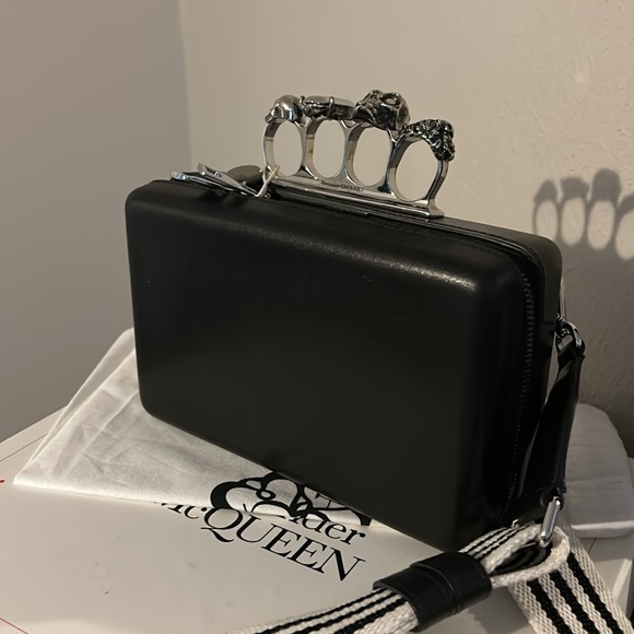 New authentic Alexander McQueen bag - Picture 5 of 11